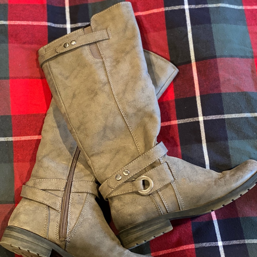 Natural Soul Blair gray boots